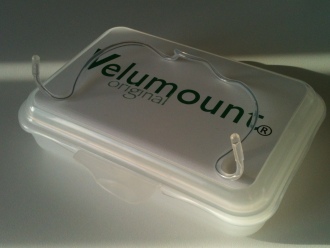 Velumount® horkolás-gátló garat illeszték diszkrét, hordozható csomagolásban