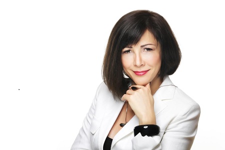 Dr. Szabó Judit Anna, anti-aging és dermaspecialista szakgyógyszerész Dr. Szabó Judit Anna, anti-aging és dermaspecialista szakgyógyszerész