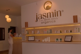 Az Organic Harmony Studio a Jasmin Organics luxus biotermékeivel végzi kozmetikai kezeléseit